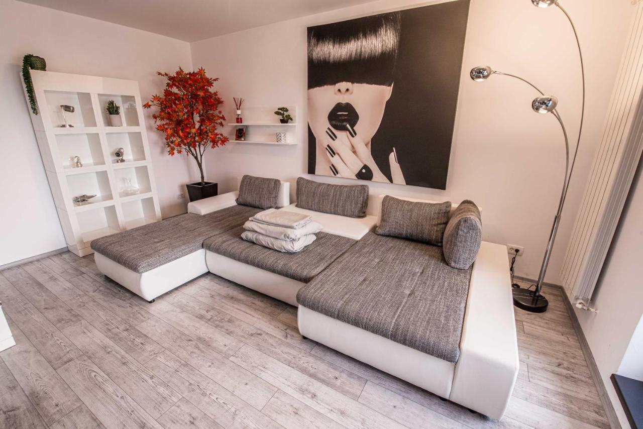 2-Room Penthouse Plaza Residence P1 Bucureşti Exterior foto